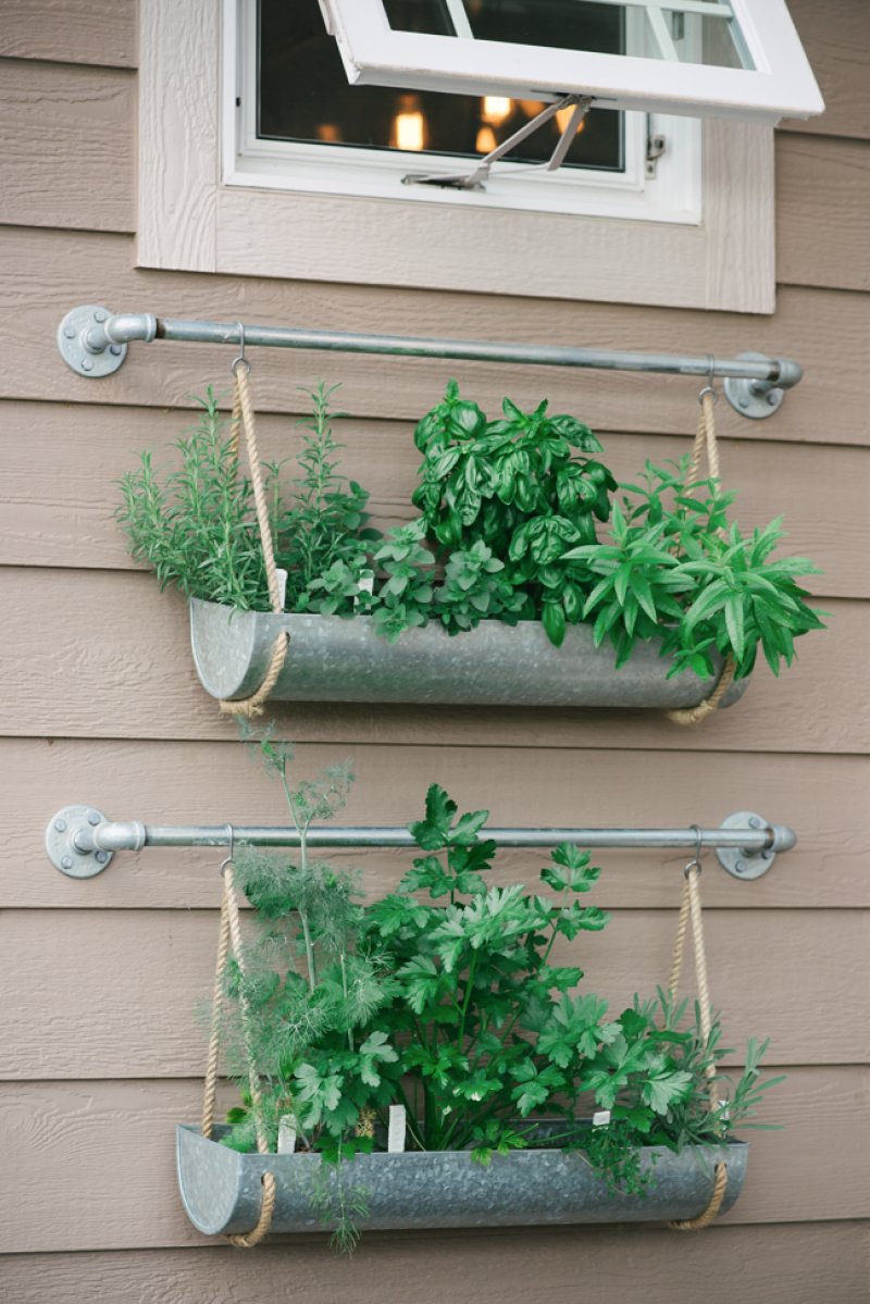 Hanging Metal Planter.