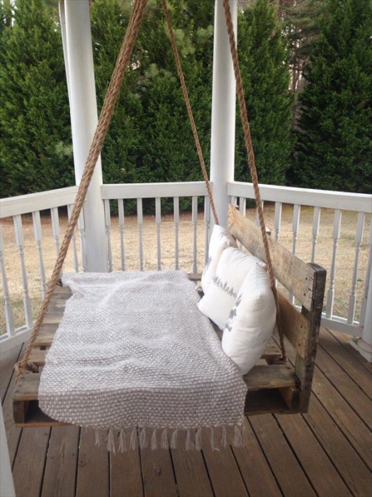 Pallet Swing Bed.