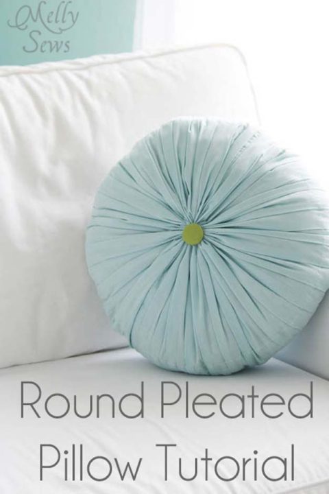 Round Pleated Pillow.