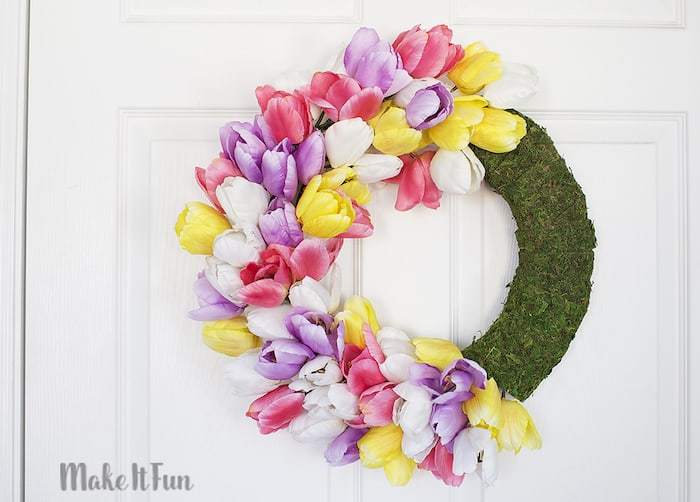 Tulip and moss wreath.