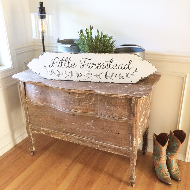 Vintage Farmhouse Style Sign.