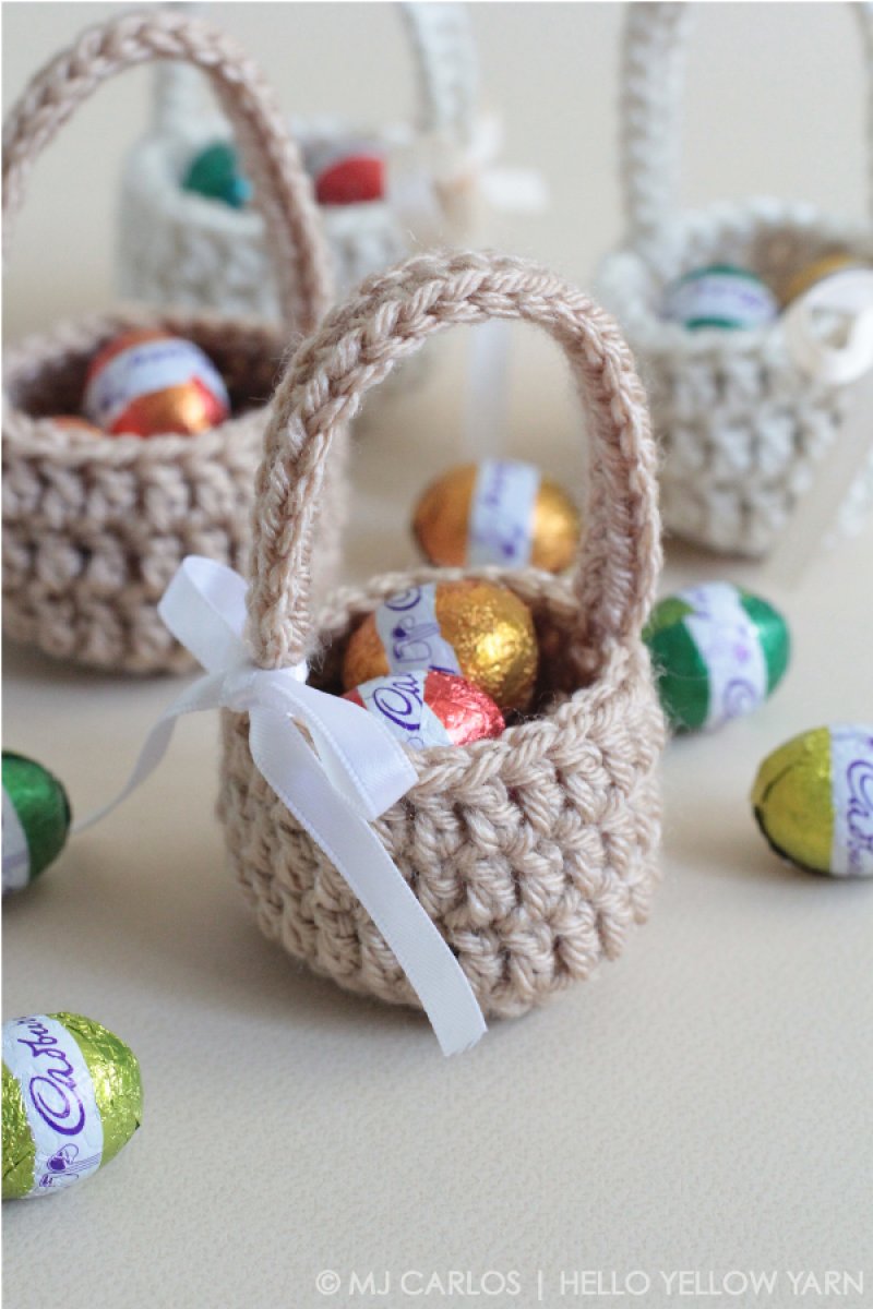 Mini Crochet Easter Eggs Basket.