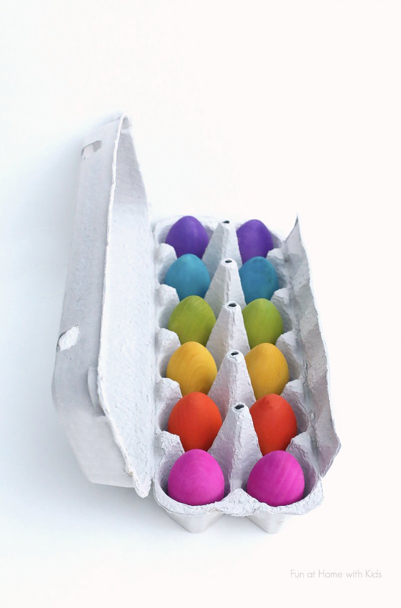 DIY Watercolor Wooden Eggs.