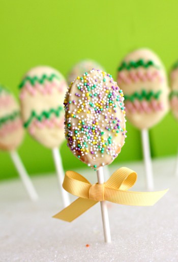 Easy Easter Cookie Pops.