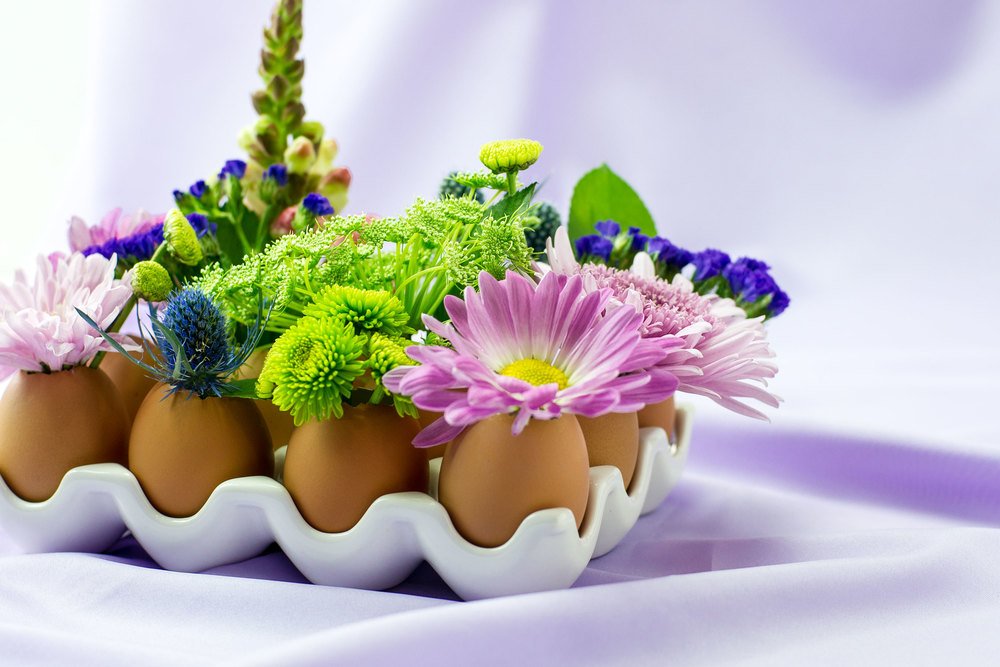 Eggshell Spring Floral Centerpiece.
