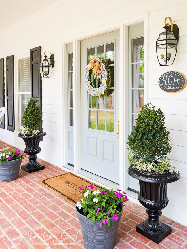 Farmhouse Front Entry and Easy Planters.