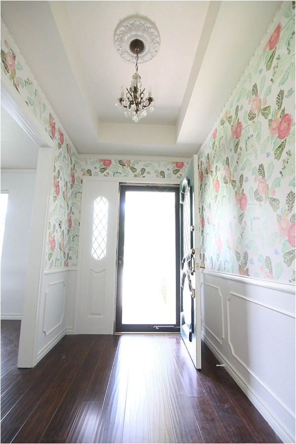 Floral Wallpaper Entryway Makeover.