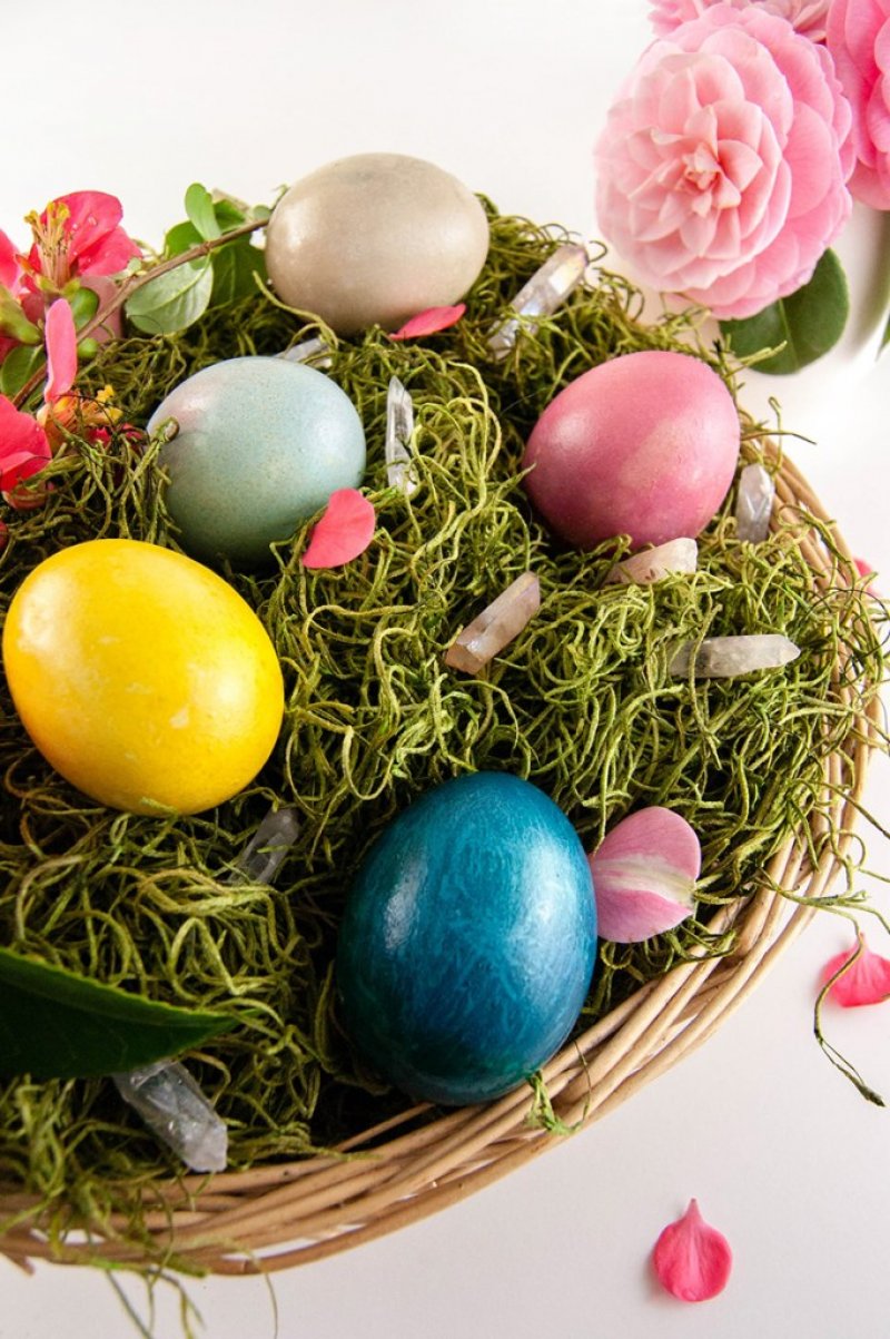 Natural Dyed Easter Eggs.