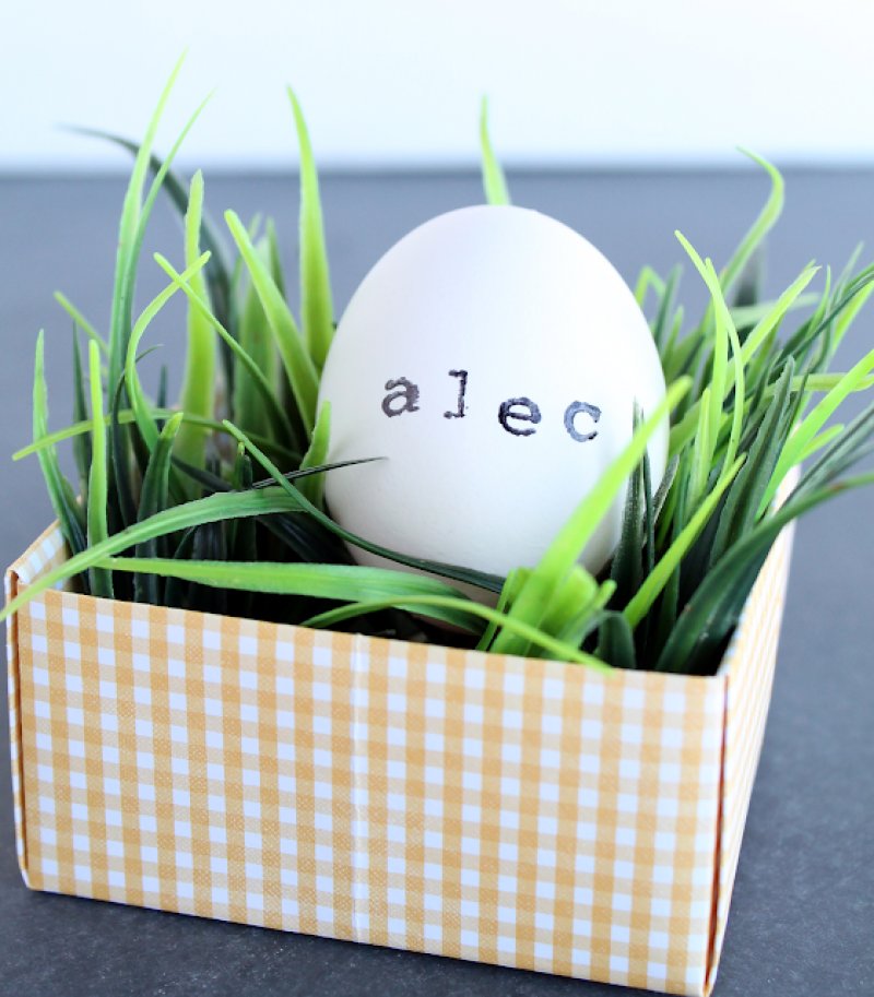 Stamped Egg Place Cards.