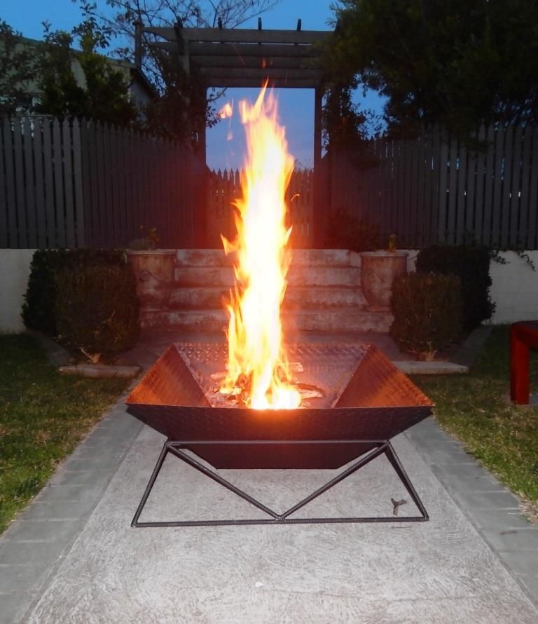 Beautiful Steel Fire Pit for Your Backyard.