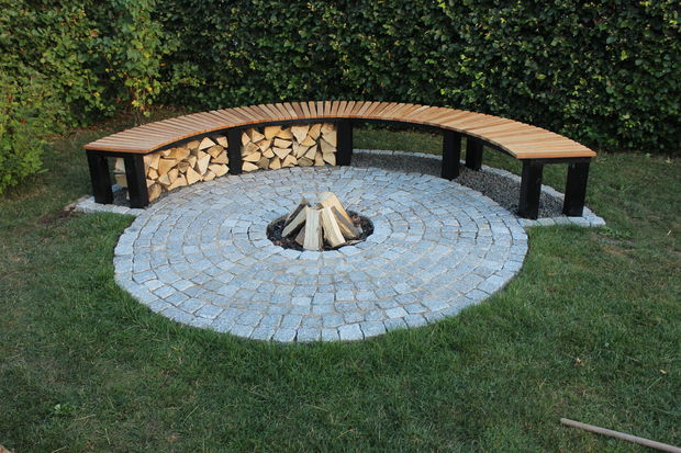 Garden Fireplace With Bench.