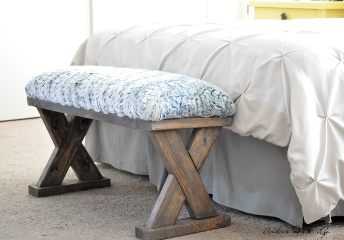 Upholstered X-bench Using 2 X 4 Boards.