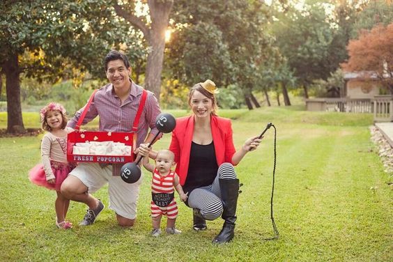 Best family Halloween costume Family circus