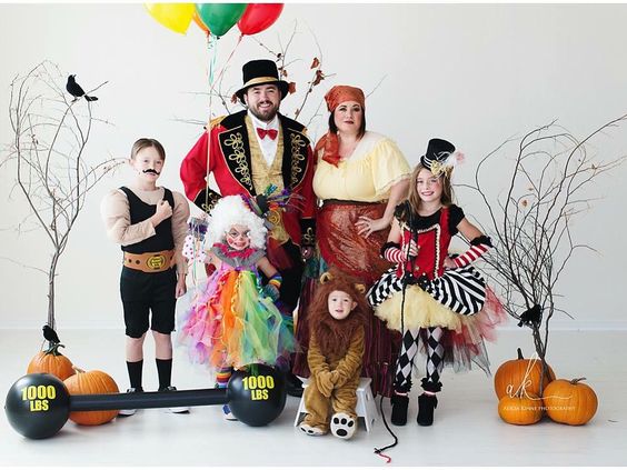 Circus family Halloween costumes