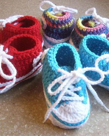 Crochet Baby Converse Booties.