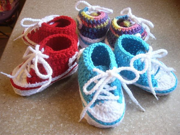 Crochet Baby Converse Booties.