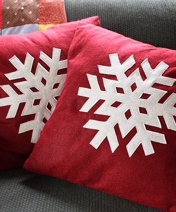DIY Snowflake Pillow.