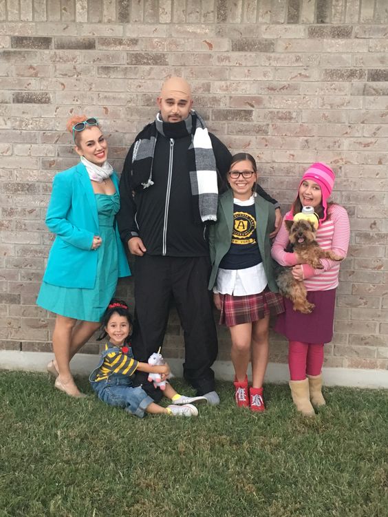 Despicable me family costume.