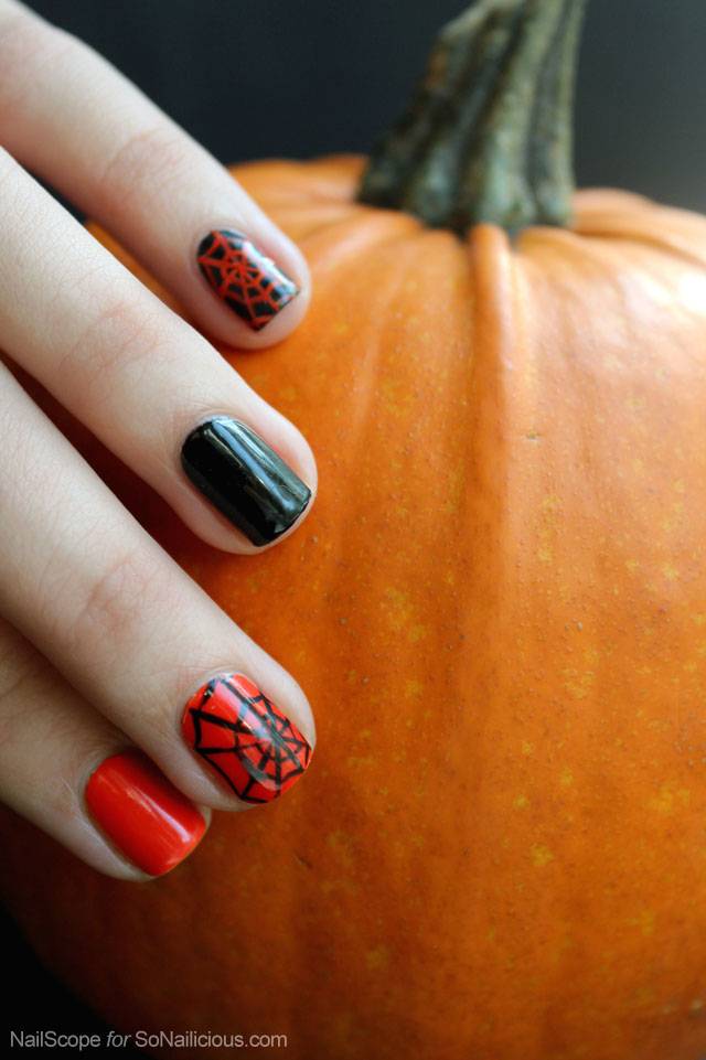 Easy Spider Web Halloween Nail Art.