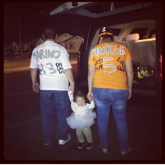 Family Ace Ventura Costumes.