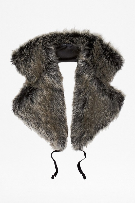 Faux Fur Collar.