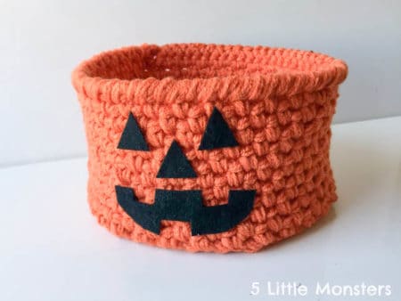 Halloween Crochet Boo Basket.