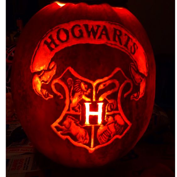 Hogwarts Crest pumpkin carving