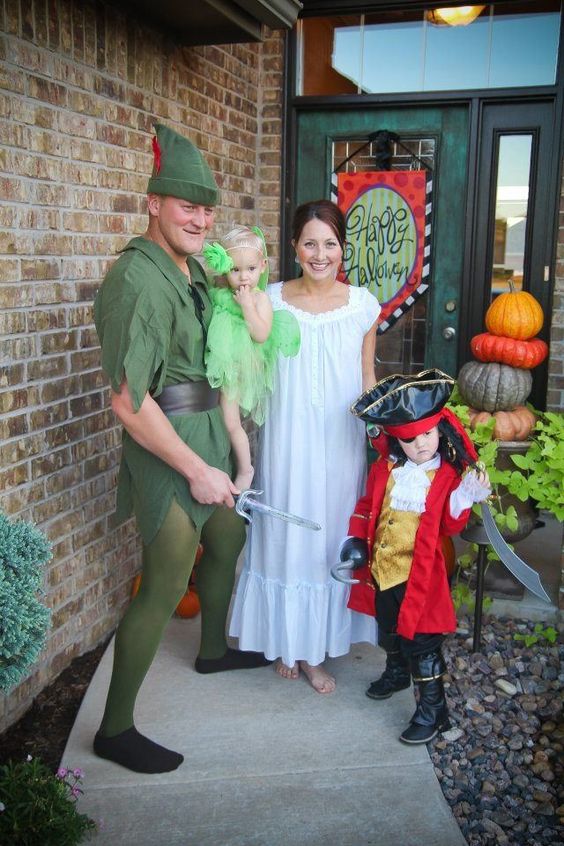 Peter Pan Family Costume.