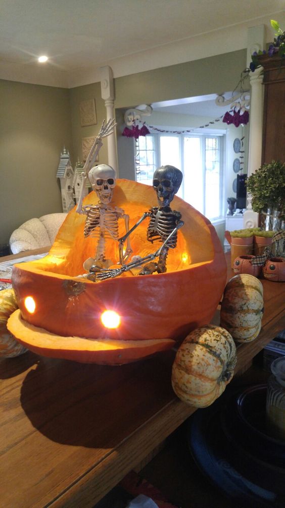 Skeleton pumpkin ride.
