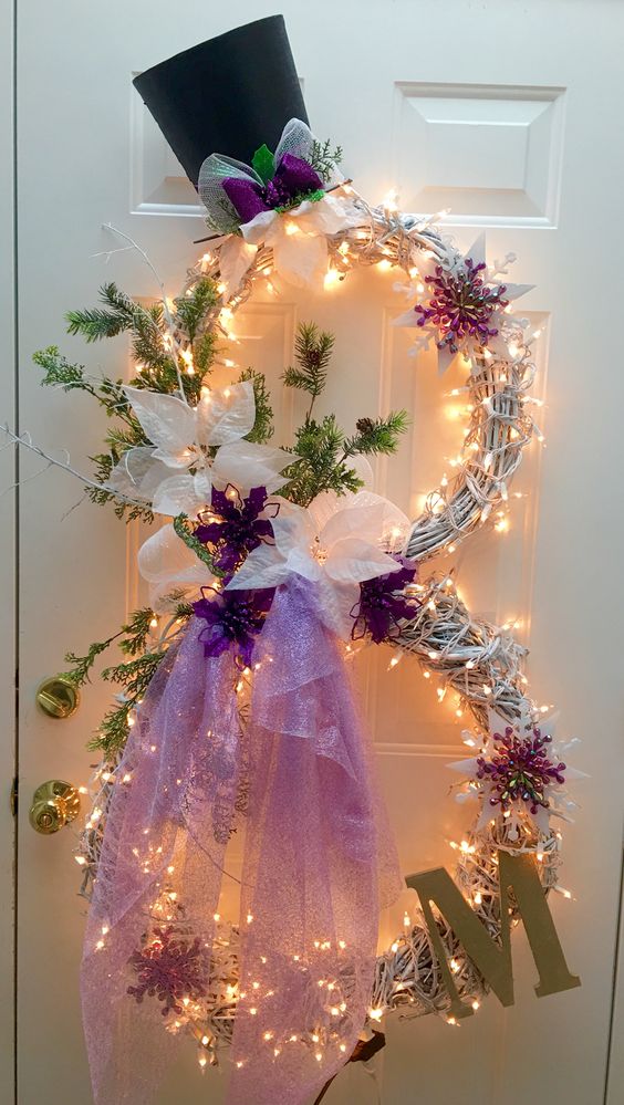 Snowman wreath is perfect for your Main door Christmas decoration.