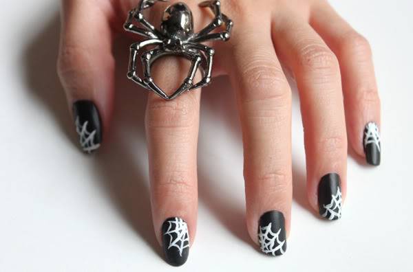 Spiderweb Nails.