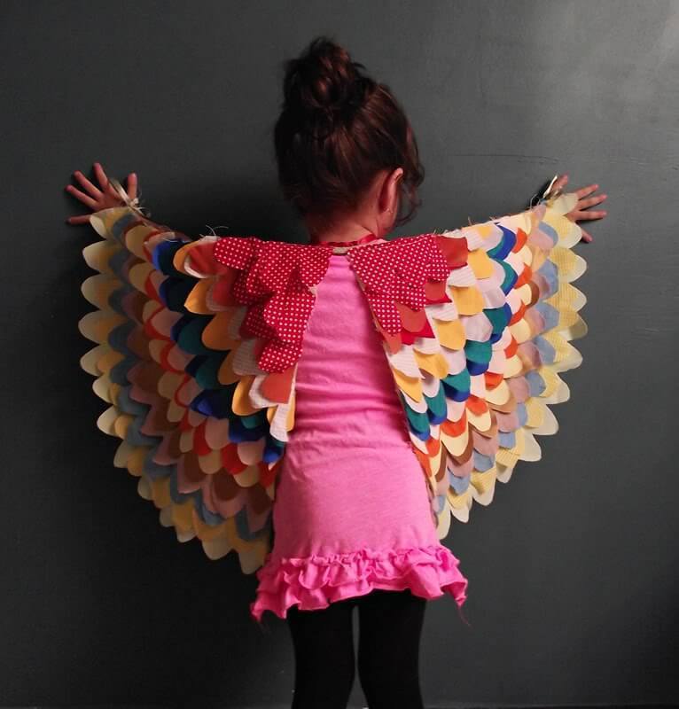 Take your kid’s favorite colors to create colorful bird wings.
