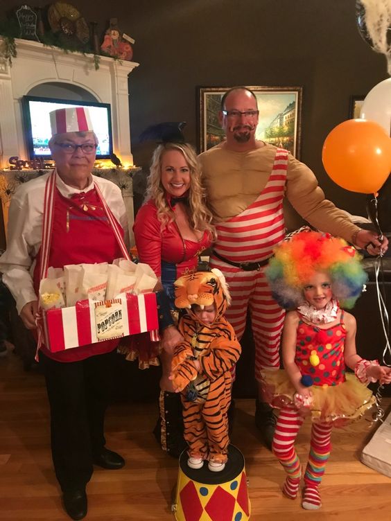 The Greatest Family Halloween Costume.