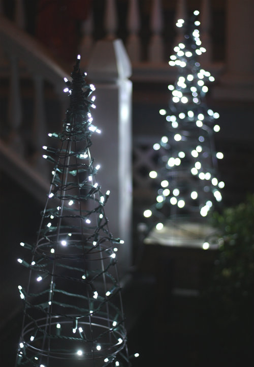 Tomato Cage Christmas Trees.