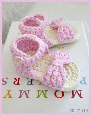 Bow Front Crochet Baby Sandals.