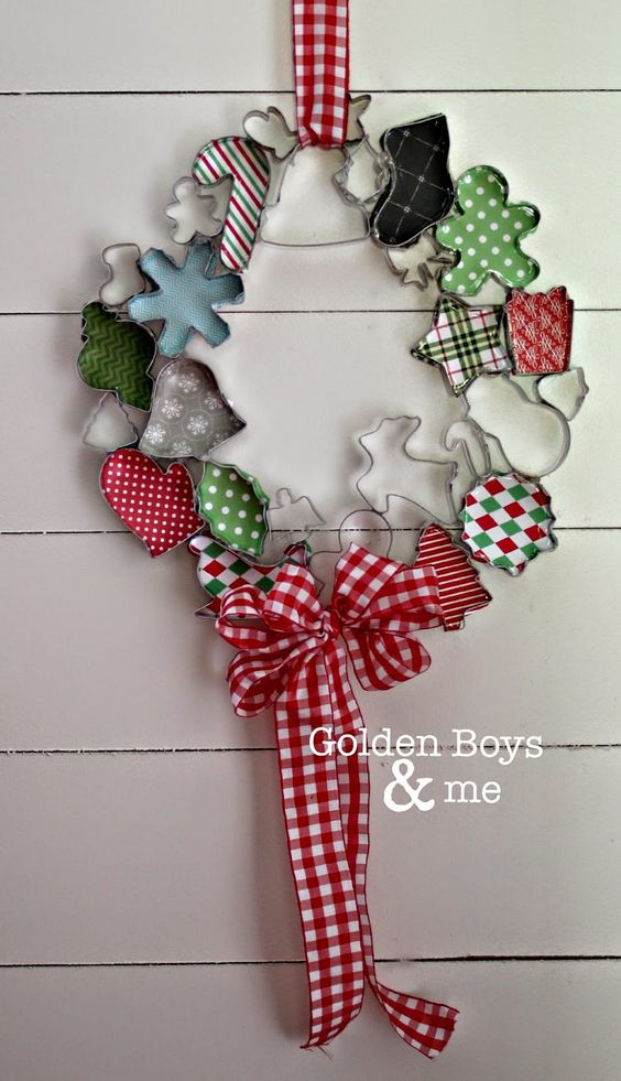 Christmas Cookie Cutter Wreath.
