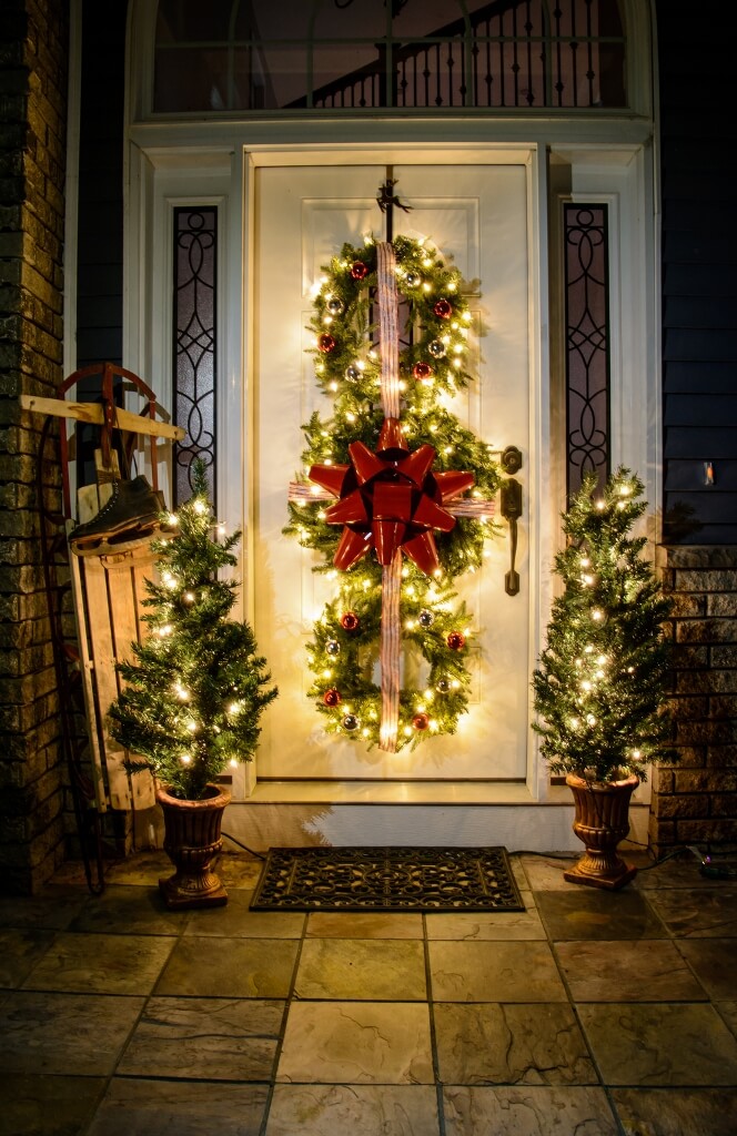 Christmas Wreath Trio Outdoor Trimmings.