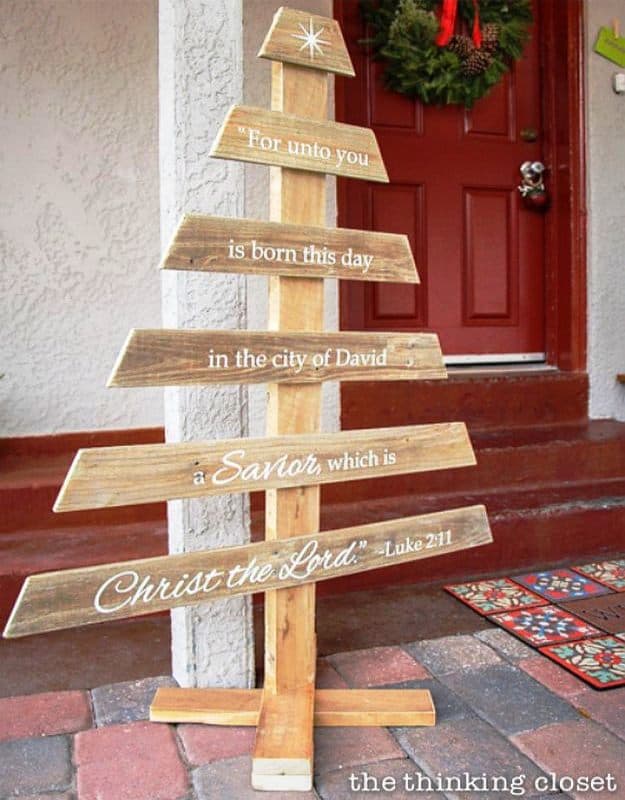 DIY Rustic Christmas Tree Photo.