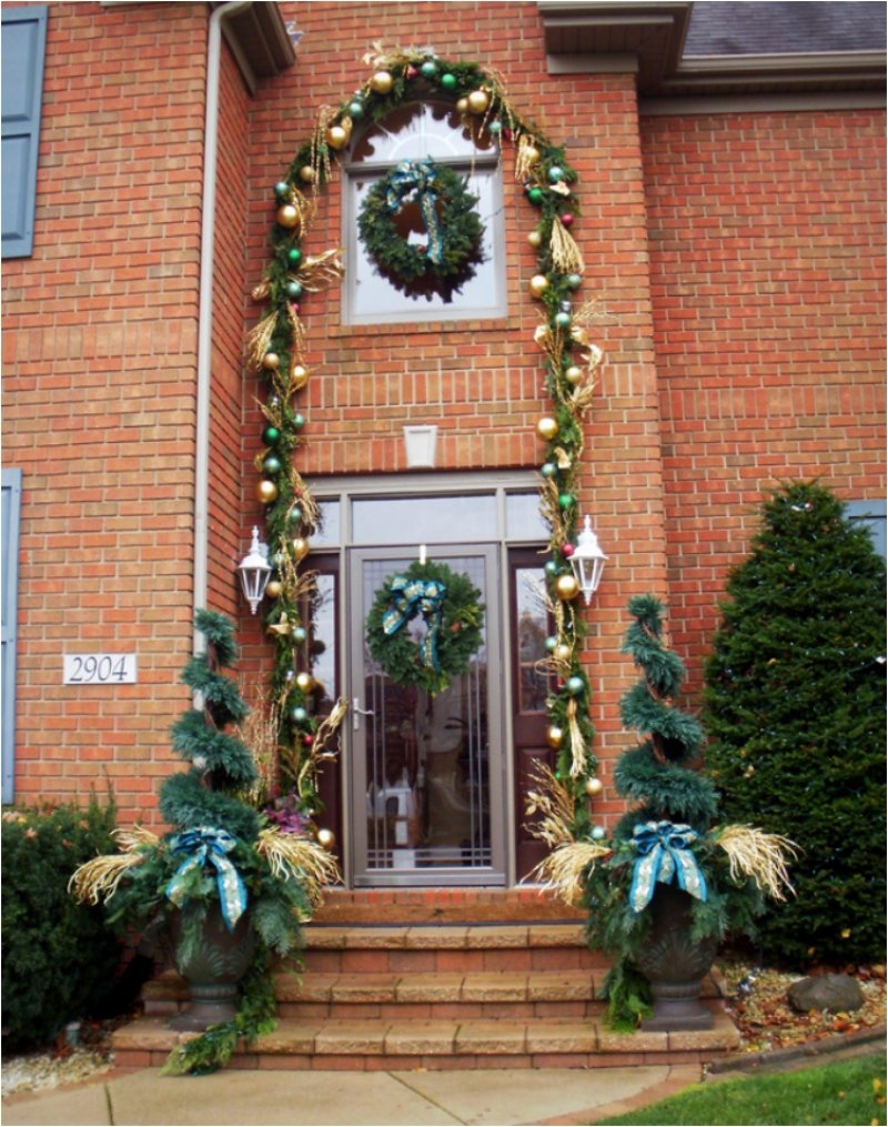 Evergreen Tree Entryway Design