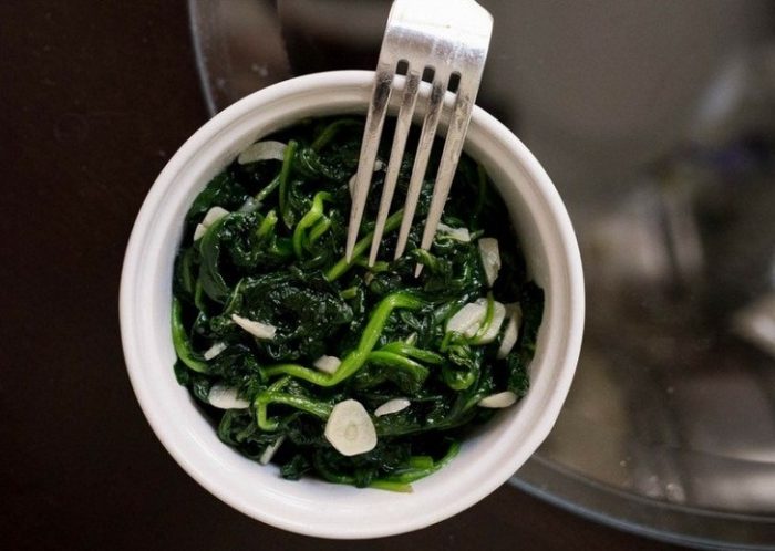 Keto Garlic Spinach Saute from Keto Summit