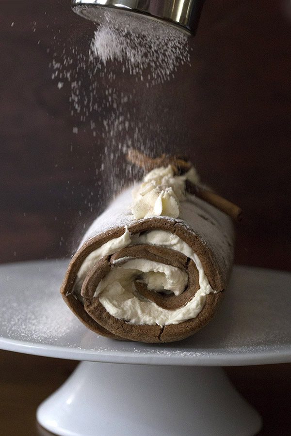 Low Carb Gingerbread Cake Roll