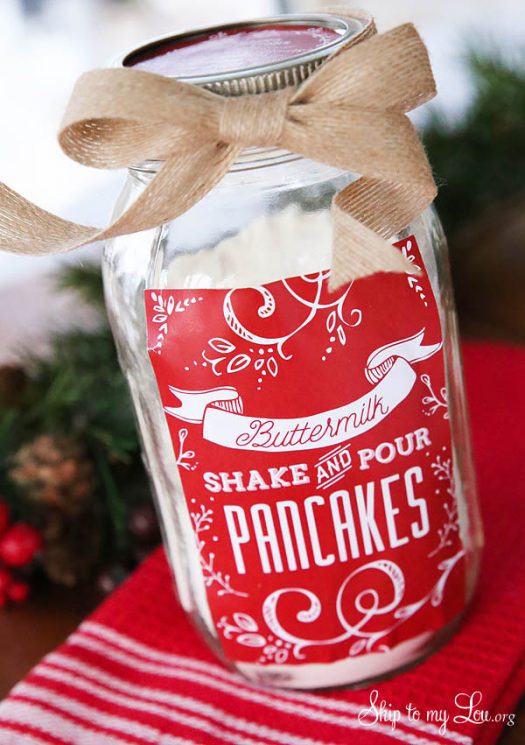 Shake and pour pancakes by Skip to My Lou - Christmas Neighbor plate treats