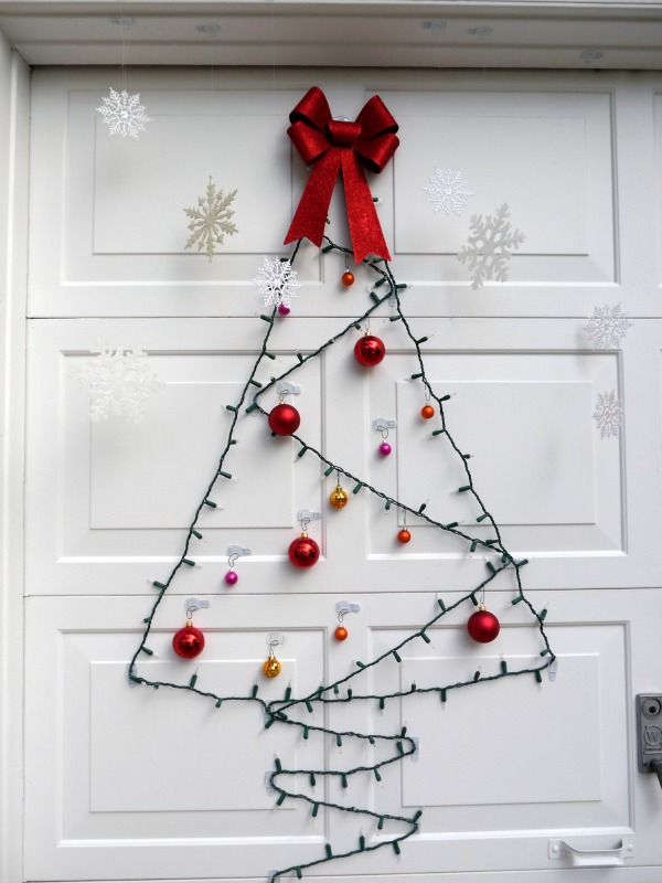 Simple Garage Door Christmas Tree.