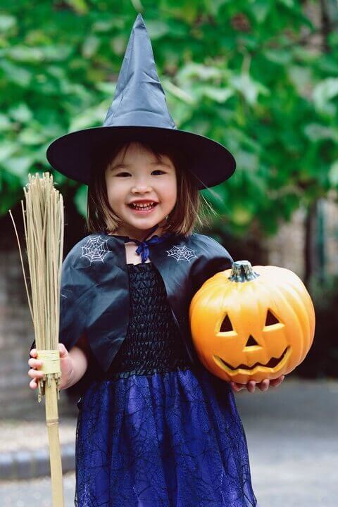 Homemade Witch Halloween Costume for Girls.