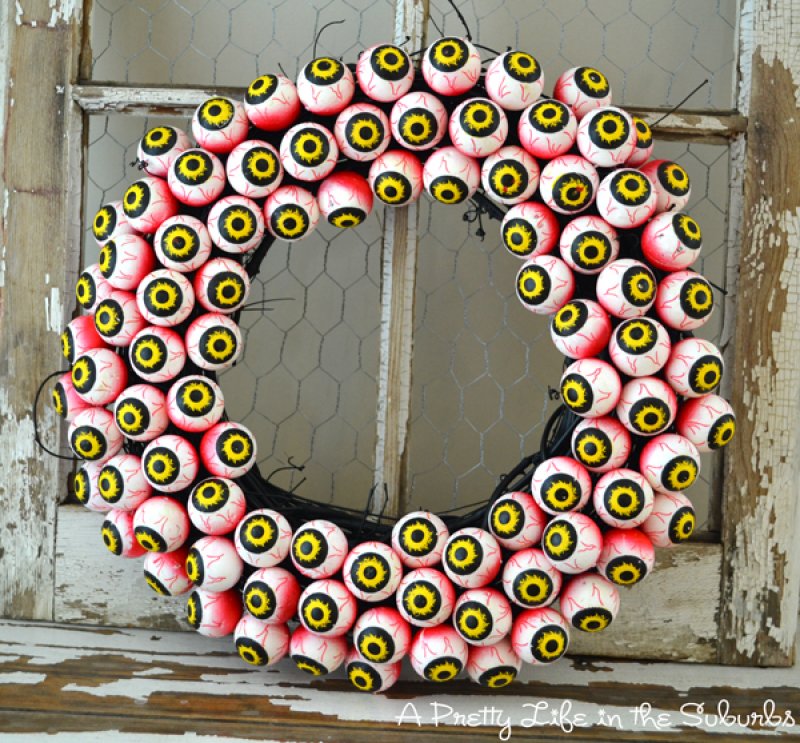 Spooky Eyeball Wreath.