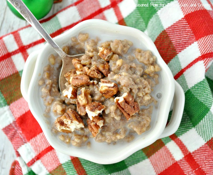 Slow Cooker Gingerbread Oatmeal by The Seasoned Mom