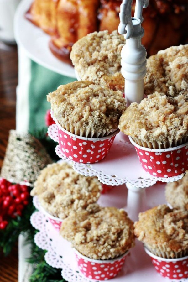 cinnamon crumb muffins from Jamie Cooks it Up