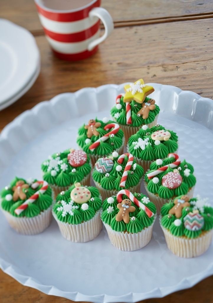 Learn To make Christmas Tree Cupcakes.