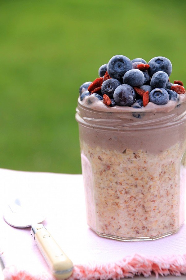 Blueberry-Cashew Cream Overnight Oats.