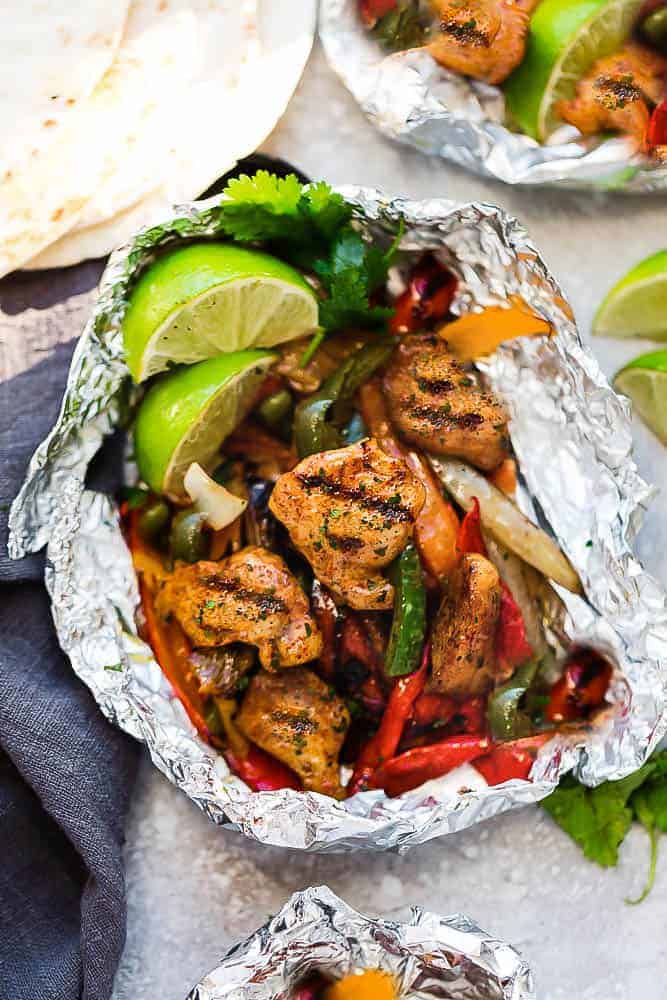 50 Summer Dinner Recipes Perfect for Late-Night Summer 9 Chicken Fajitas Foil Packets via Life Made Sweeter